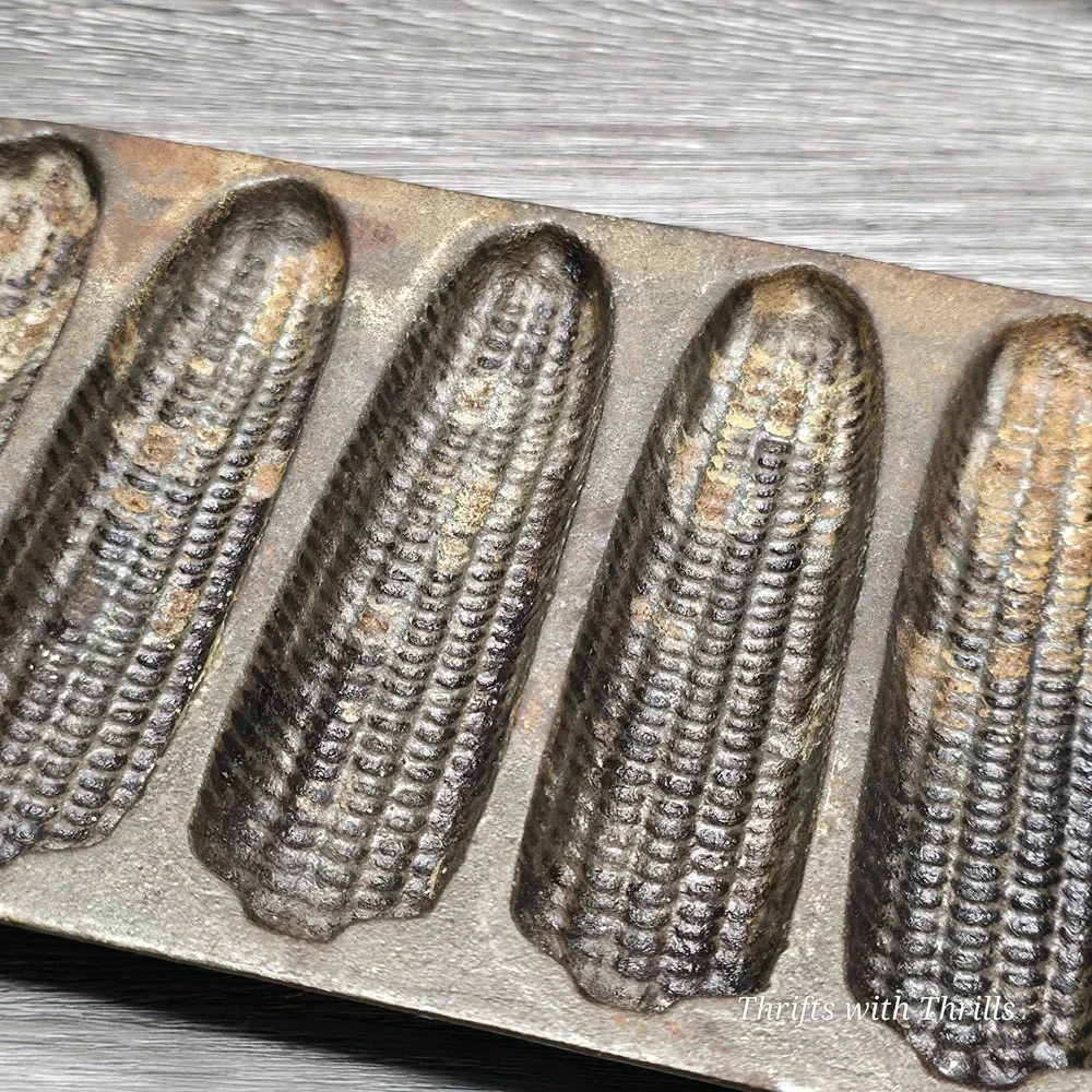 Vintage Cast Iron Cornbread Pan - 7 Ear Corn Stick‎ Pan - 12